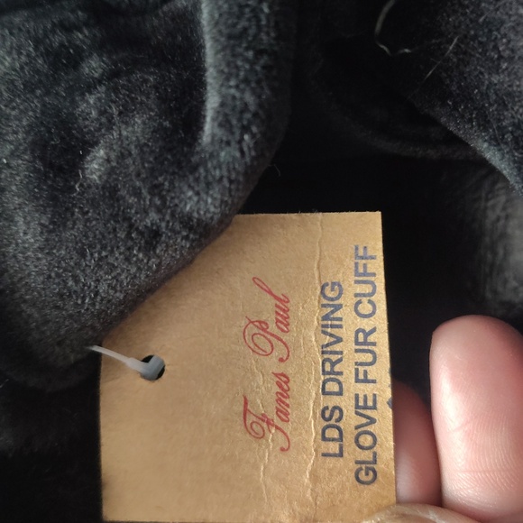 Echo Elegant Black and Gold Patterned Gloves - Picture 8 of 12